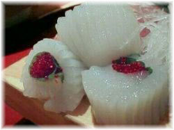 squid roll with flying fish eggs