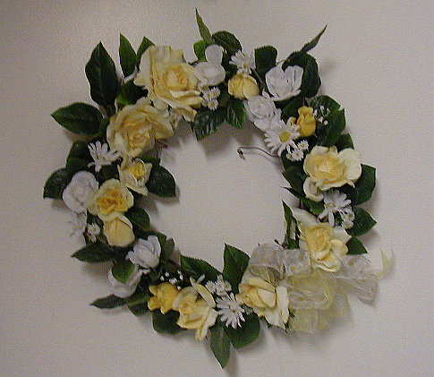 silk flowers, silk, floral arrangements, wall hangings, baskets, interior decorations, flowers, custom made, hand made, wreaths, swags, water cans, tea cups, collectibles, interior decoraters, artifical plants, artifical flowers, fake plants, fake flowers